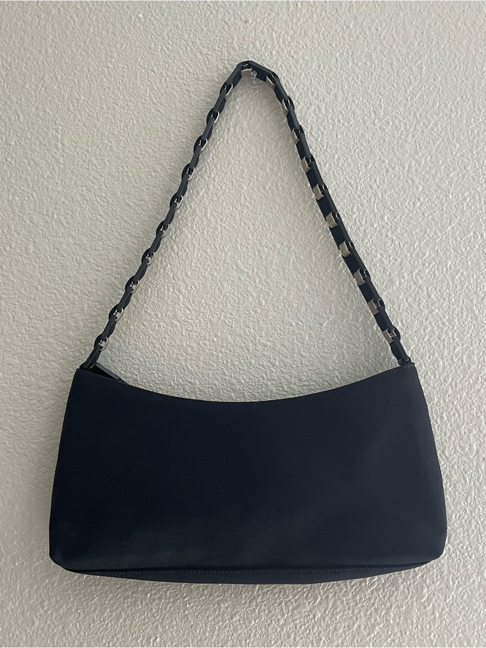 Salvatore Ferragamo Classic Black Shoulder Bag with Chain Strap